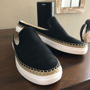 Ugg Caleel woman’s shoe